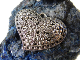 Anhänger Herz, filigran, 41 x 31 mm, silberfarben