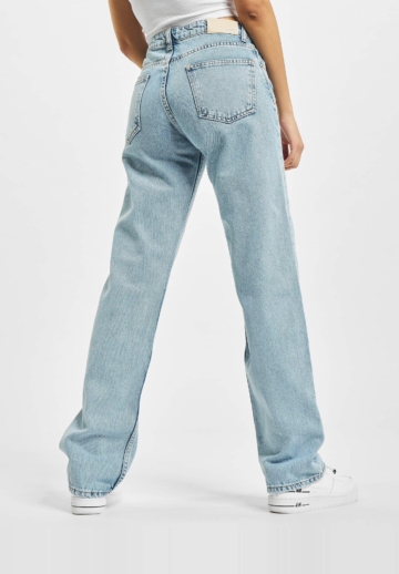 2Y Premium Ladies Basic Mom Jeans